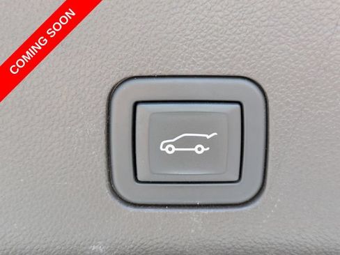 Used 2023 GMC Yukon SLT w/ SLT Premium Package RWD image 11