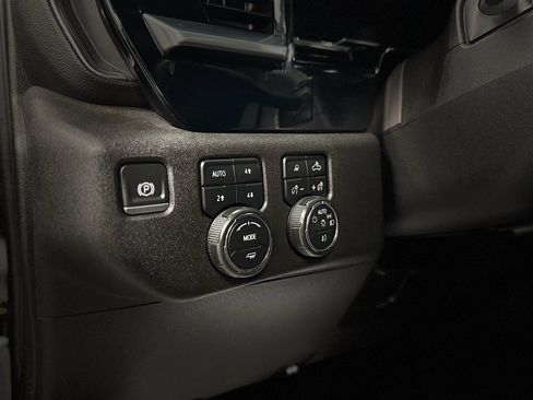 Used 2024 Chevrolet Silverado 2500 LT w/ All Star Edition AWD/4WD image 17
