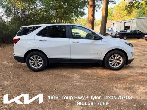 Used 2020 Chevrolet Equinox LS w/ LS Convenience Package FWD image 12