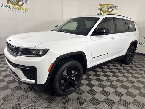 New 2026 Jeep Grand Cherokee L Limited AWD/4WD image 4