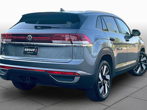 Used 2025 Volkswagen Atlas Cross Sport SE FWD image 13