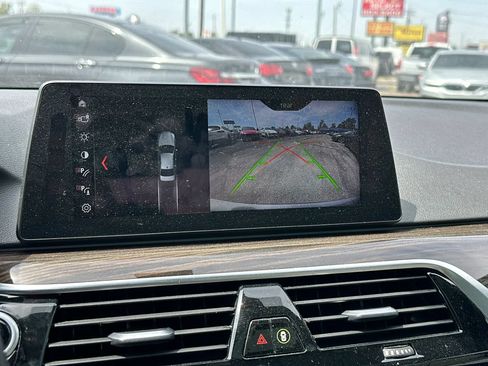 Used 2018 BMW 530e w/ Premium Package 2 RWD image 30