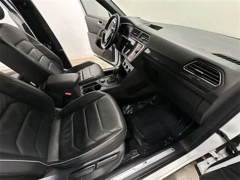 Certified 2020 Volkswagen Tiguan SEL Premium R-Line image 23