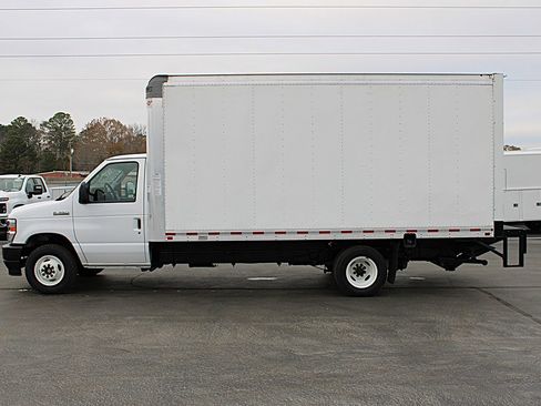 Used 2024 Ford E-350 and Econoline 350 Super Duty w/ Power Windows & Locks Group image 6