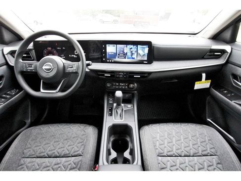 New 2026 Nissan Kicks SV w/ Charging Package image 7