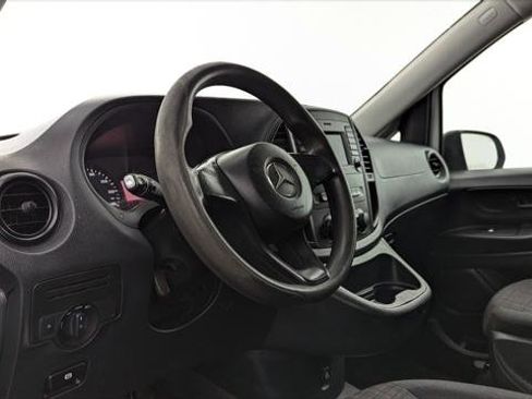 Used 2018 Mercedes-Benz Metris image 19