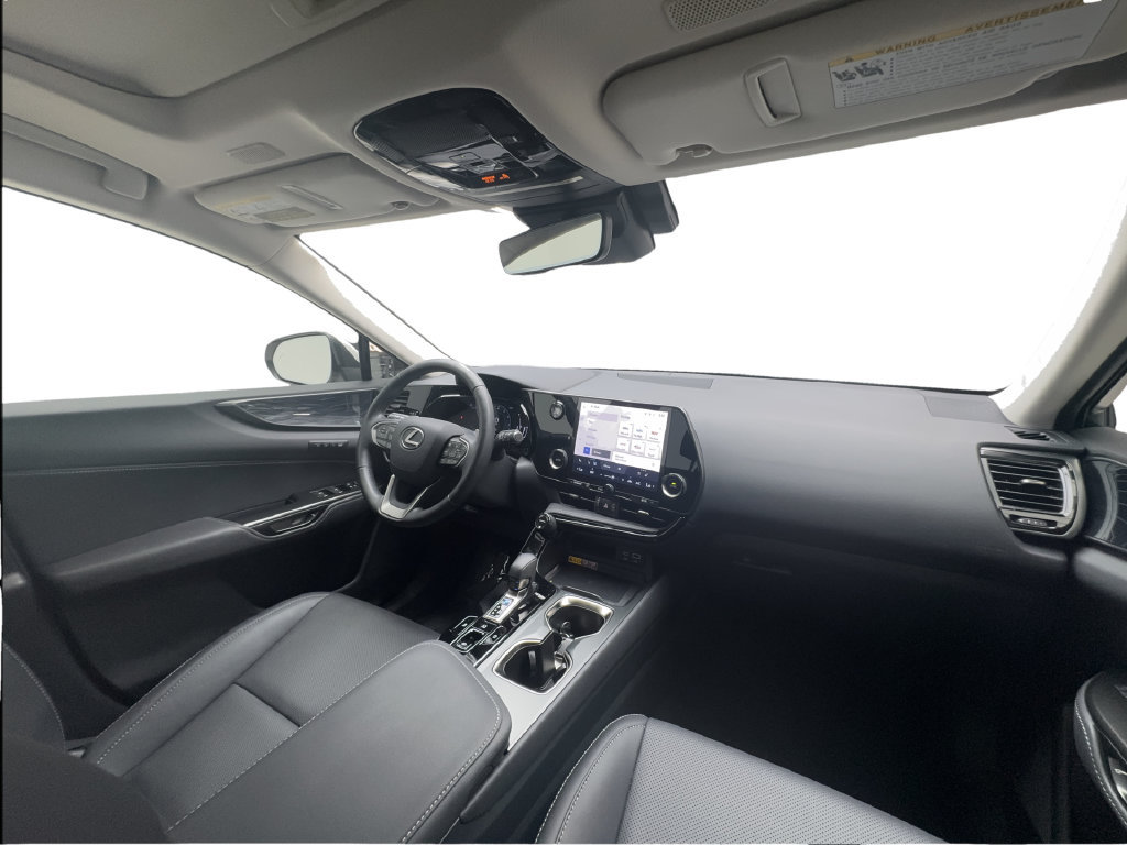 Used 2025 Lexus NX 250 FWD w/ Towing Package (2000 Lbs) image 39