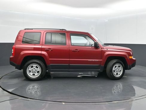 Used 2016 Jeep Patriot Sport w/ Power Value Group AWD/4WD image 5