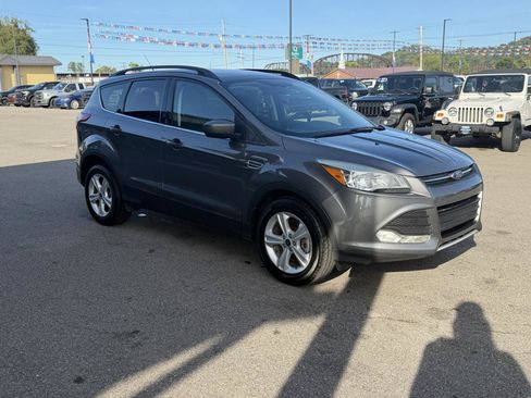 Used 2014 Ford Escape SE w/ Equipment Group 201A AWD/4WD image 3