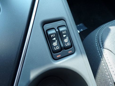 Used 2025 Subaru Crosstrek 2.0i Premium image 21