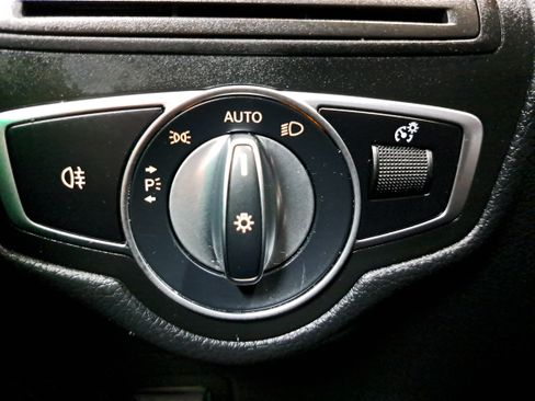 Certified 2022 Mercedes-Benz GLC 300 image 28