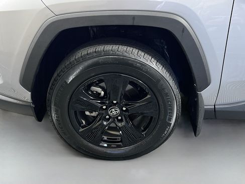 Used 2025 Toyota RAV4 XLE FWD image 13