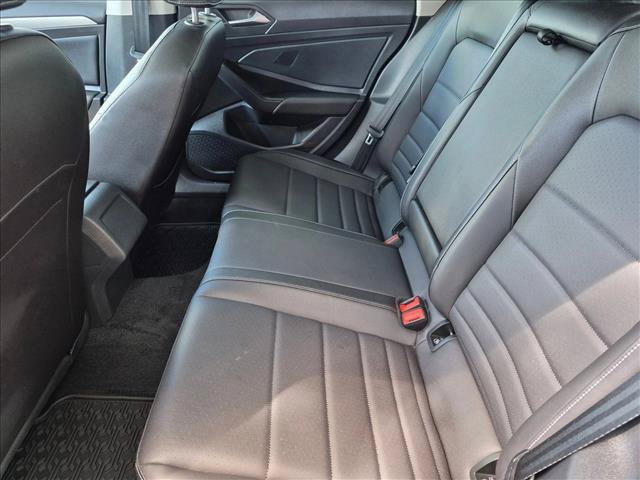 Used 2021 Volkswagen Jetta SE FWD image 19