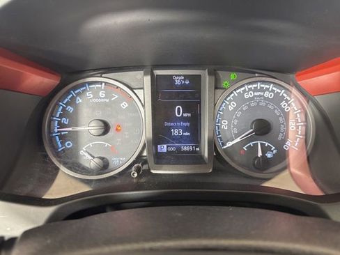 Used 2016 Toyota Tacoma TRD Off-Road w/ Premium & Technology Package image 16