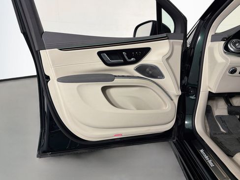 Used 2023 Mercedes-Benz EQS 580 4MATIC SUV image 20