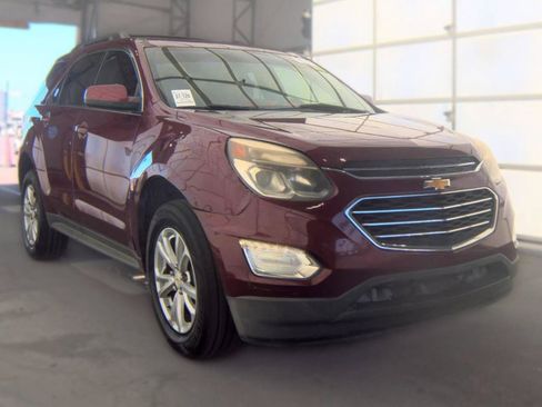 Used 2017 Chevrolet Equinox LT w/ Convenience Package FWD image 2
