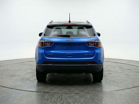Used 2025 Jeep Compass Trailhawk image 7
