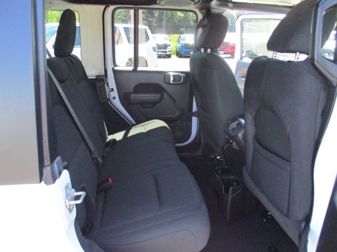 Certified 2022 Jeep Wrangler Unlimited Sport AWD/4WD image 14