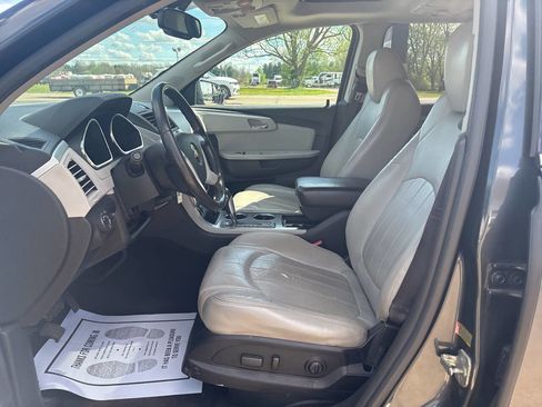 Used 2011 Chevrolet Traverse LTZ FWD image 12