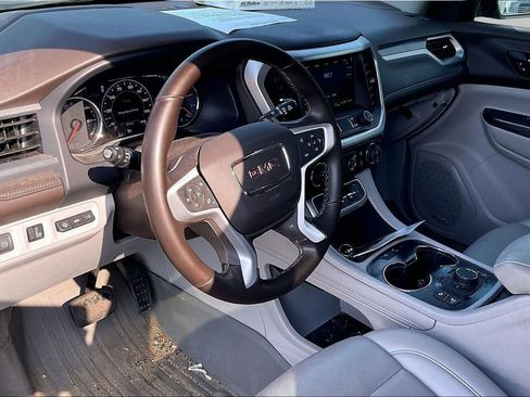 Used 2023 GMC Acadia SLT w/ Technology Package FWD image 10