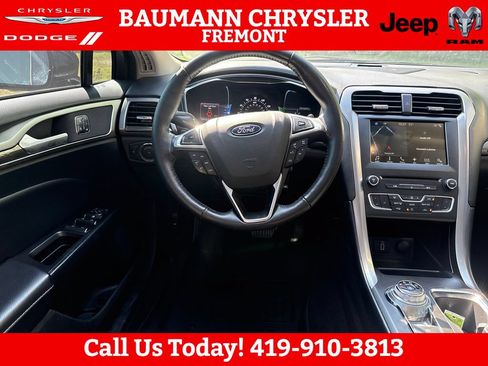 Used 2017 Ford Fusion SE w/ Equipment Group 202A AWD/4WD image 13