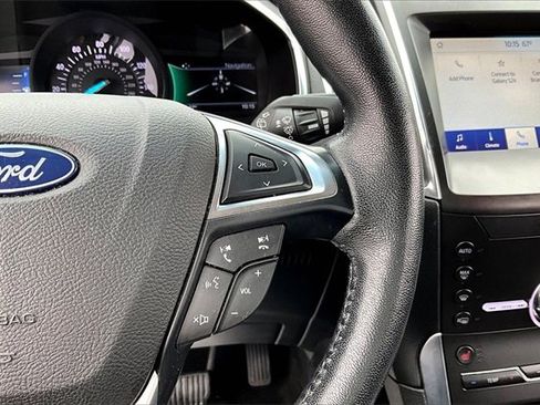 Used 2020 Ford Edge Titanium image 11