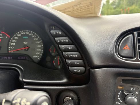 Used 2001 Chevrolet Corvette Convertible w/ Preferred Equipment Group2 RWD image 21
