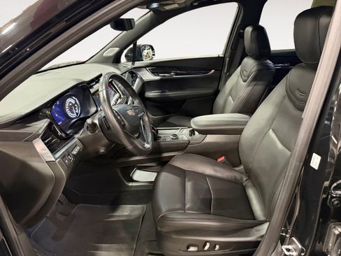 Used 2023 Cadillac XT6 Premium Luxury w/ Technology Package AWD/4WD image 10