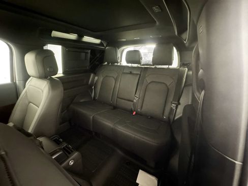 New 2026 Land Rover Defender 90 X-Dynamic SE AWD/4WD image 25