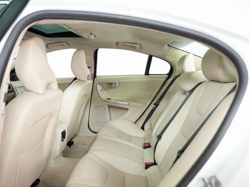 Used 2015 Volvo S60 T5 Platinum image 34