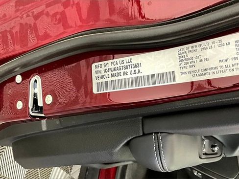 New 2025 Jeep Grand Cherokee L Altitude image 14