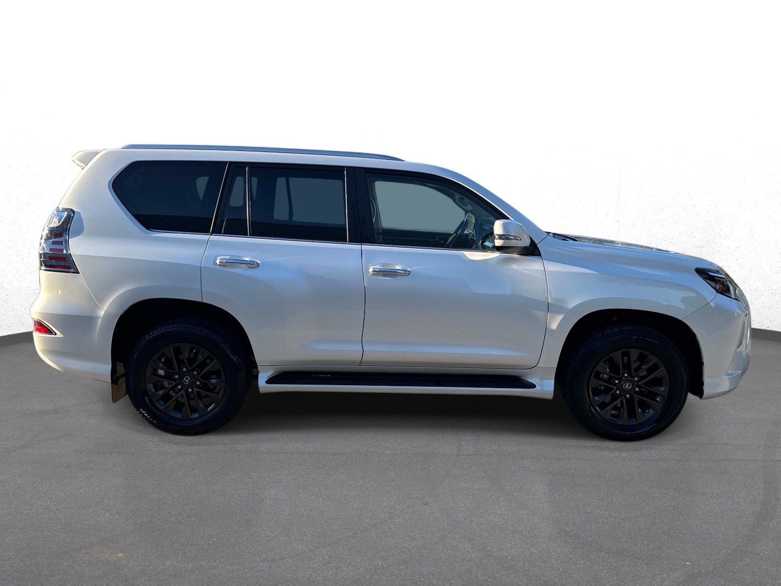 Certified 2023 Lexus GX 460 Premium w/ Premium Package AWD/4WD image 2