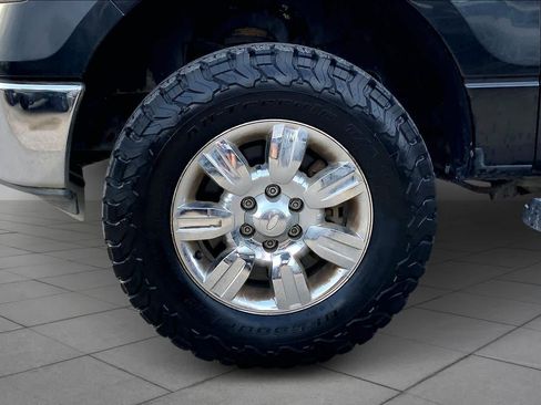 Used 2011 Ford F150 XLT w/ XLT Chrome Pkg image 9