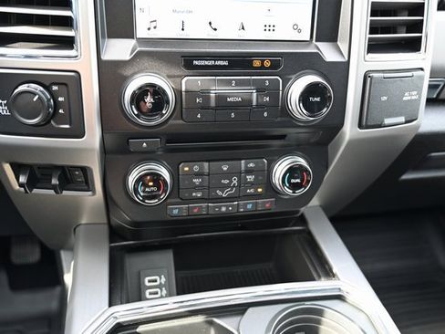 Used 2018 Ford F250 Platinum image 20