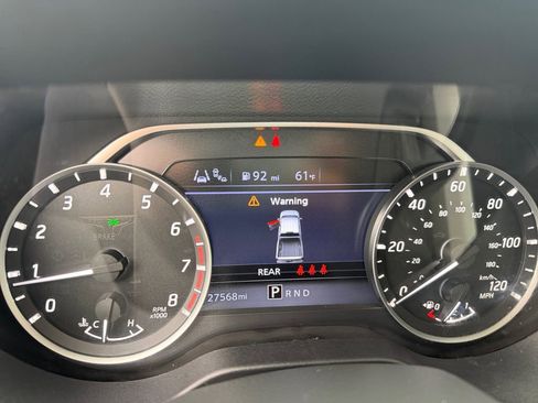 Used 2024 Nissan Titan SV w/ SV Convenience Package image 21