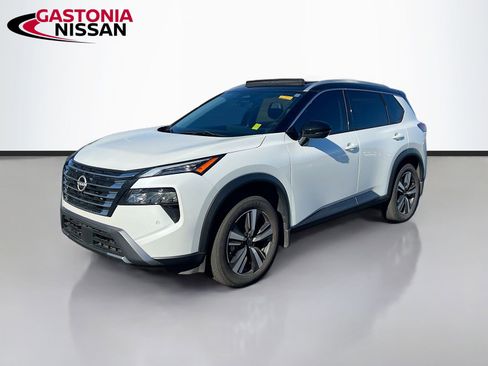 Used 2024 Nissan Rogue SL w/ SL Premium Package image 3