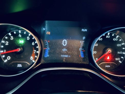 Used 2021 Jeep Compass Limited FWD image 37
