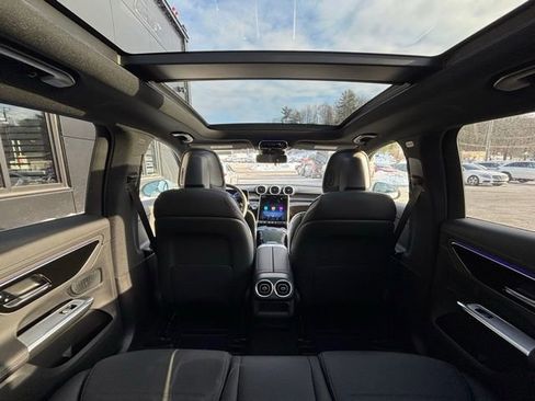 Used 2025 Mercedes-Benz GLC 300 4MATIC image 54