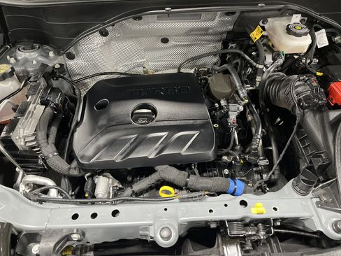 Used 2025 Buick Encore GX Sport Touring image 15