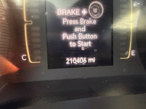 Used 2021 Jeep Cherokee Latitude Plus image 16