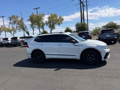 Used 2023 Volkswagen Tiguan SE R-Line FWD image 4