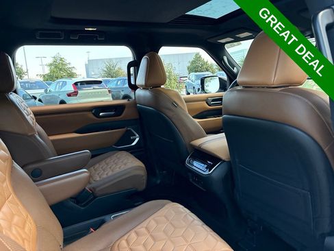 Used 2025 Nissan Armada Platinum Reserve AWD/4WD image 13