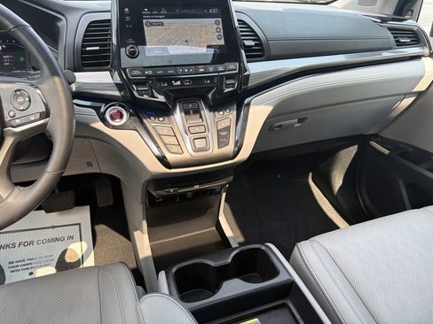 Certified 2024 Honda Odyssey Elite image 17