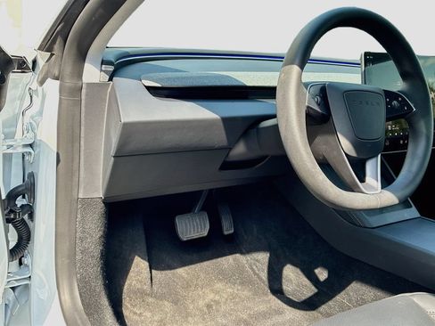 Used 2025 Tesla Model 3 Long Range RWD image 10