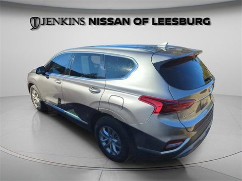 Used 2020 Hyundai Santa Fe SEL image 2