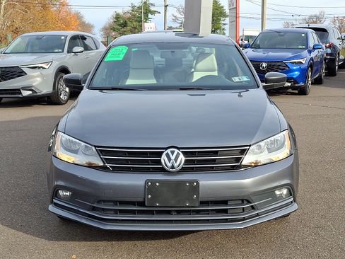Used 2016 Volkswagen Jetta Sport image 2