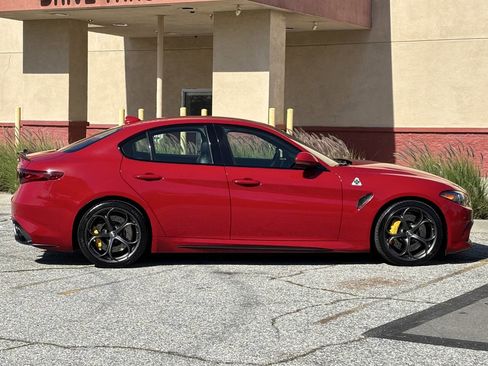 Used 2017 Alfa Romeo Giulia Quadrifoglio image 8