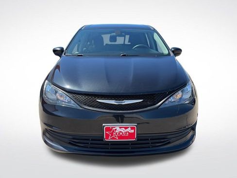 Used 2019 Chrysler Pacifica L FWD image 2