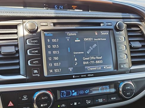 Used 2016 Toyota Highlander Limited image 25
