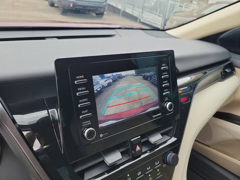 Used 2021 Toyota Camry LE FWD image 29